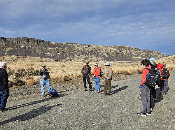 Barker Canyon - Rock Shelter - Mark Amara. Geologist - Pre talk before the Hike