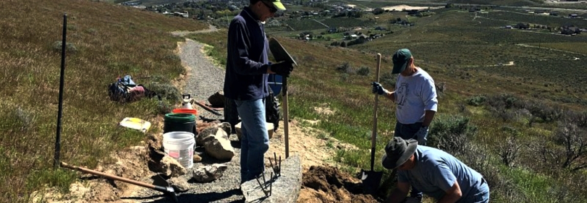 Candy-Mtn-Trail-Marker-Install2